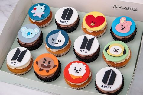 Bt21 Cake, Bts Cake, Bts Season Greeting, Bts Birthdays, Cartoon Cake, Mini Donuts, Taehyung Funny, Kim Taehyung Funny, Cup Cakes