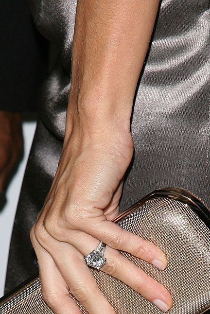 Famous Celebrity Engagement Rings – Gisele Bündchen and Tom Brady Angelina Jolie Ring, Engagement Rings Celebrity, Angelina Jolie Wedding Ring, Engagement Rings Celebrities, Emily Ratajkowski Wedding Ring, Famous Engagement Rings, Princess Diana Ring, Celebrity Rings, Hunter King