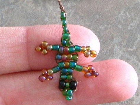 Beaded Gecko, Pony Bead Animals, Bead Lizard, Bead Animals, Beaded Projects, Pony Bead Crafts, Seed Bead Crafts, Pony Bead Patterns, Seed Bead Patterns