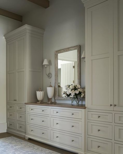 Built In Dresser In Bedroom, Closet And Dresser, Built In Bedroom Cabinets, Bedroom Built Ins, Rental Home Decor, Bedroom Built In Wardrobe, House Flipping, Dreamy Decor, Built In Dresser