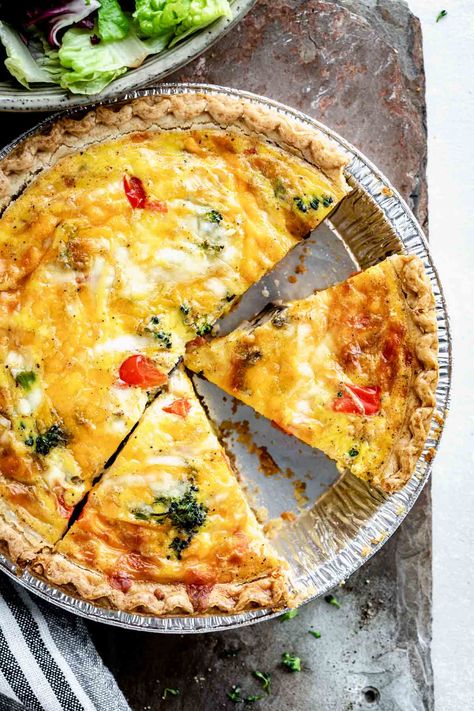 Veggie Quiche Recipes, Vegetable Quiche Recipes, Vegetarian Quiche Recipes, Monday Dinner, Vegetarian Quiche, Veggie Quiche, Vegetable Quiche, Vegetarian Main Course, Quiche Recipes Easy