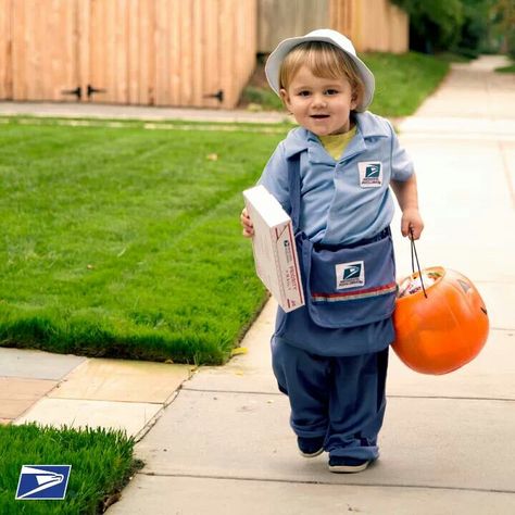 Door 2 Door delivery Postal Worker Costume, Mail Carrier Humor, Cardboard Toys, Going Postal, Baby Talk, Us Postal Service, Postal Worker, Costume Contest, Halloween Inspiration