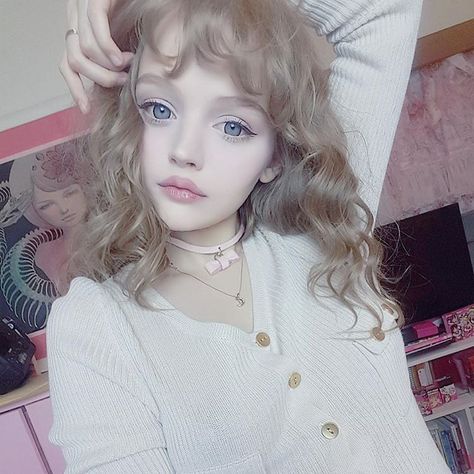 makeup Dakota Rose, Human Doll, Rose Makeup, Doll Aesthetic, Doll Makeup, Living Dolls, Kawaii Girl, Look At You, الرسومات اللطيفة