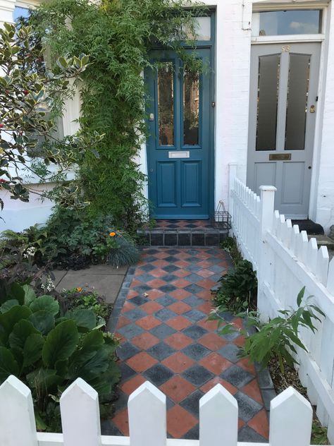 Victorian red and black tiles Victorian Terrace Front Garden, Path Tiles, Victorian Front Garden, Terrace House Exterior, Front Path, Tiles Outdoor, Small Front Gardens, Townhouse Exterior, Kerb Appeal