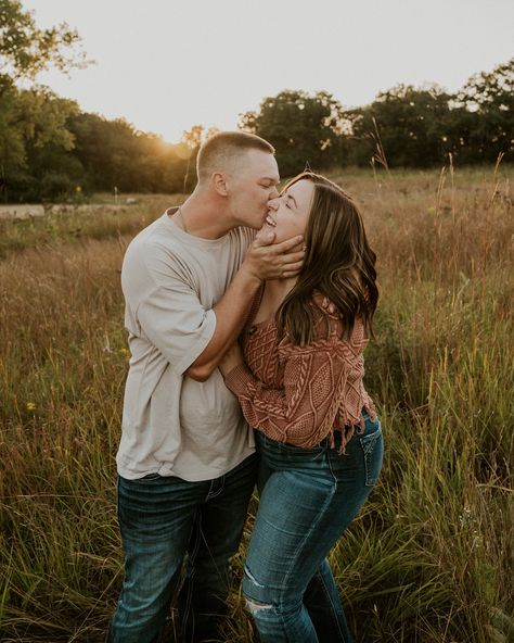 it was a laughter filled, smiling ear-to-ear, carefree kind of engagement session with these two and I loved every bit of it 😌 #wisconsinengagement #wisconsinphotographer #engagementphotos #engagementshoot #westernengagement #westernphotography #countryengagement #outdoorengagement #goldenhour Smiling Engagement Pictures, Engagement Poses For Shy Couples, Western Engagement, Western Photography, Couple Engagement Pictures, Engagement Pictures Poses, Country Engagement, Pictures Poses, Engagement Poses