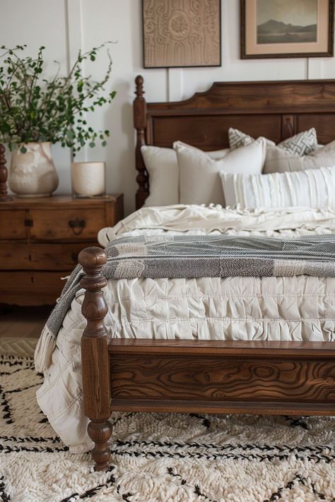 Budget-Friendly Bedroom Decor: Home Decor Inspo Master Bedrooms Vintage, Country Chic Bedroom Decor, Cute Farmhouse Interior, Diy Farmhouse Bed Frame Queen Size, Organic Vintage Bedroom, Vintage Cottage Decor Bedroom, Romantic Farmhouse Bedroom Ideas, Antique And Modern Mix Decor Bedroom, Light Blue Farmhouse Bedroom