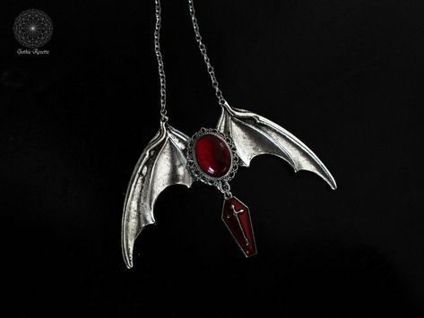 Bat Accessory, Vampire Wardrobe, Necklace Vampire, Goth Pendant, Vampire Necklace, Vampire Gothic, Bat Pendant, Hex Girls, Vampire Clothes