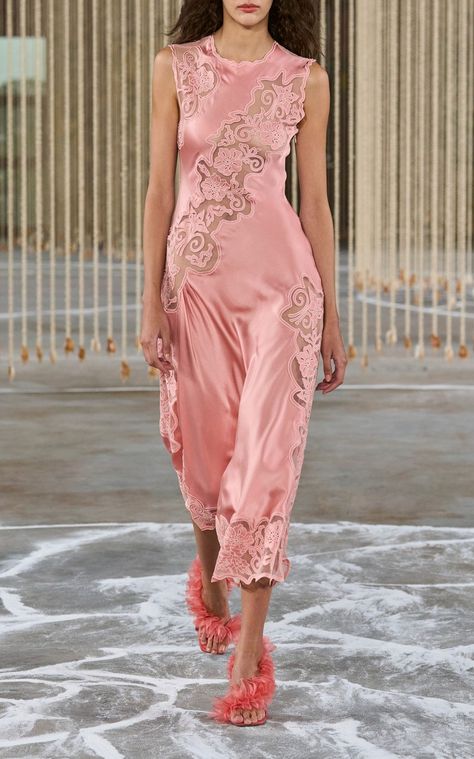 Organza Fashion, Blush Outfit, Fancy Gowns, High Fashion Editorial, Lace Silk, Top Design Fashion, Fashion Wishlist, Silk Midi Dress, Spring Summer 2024