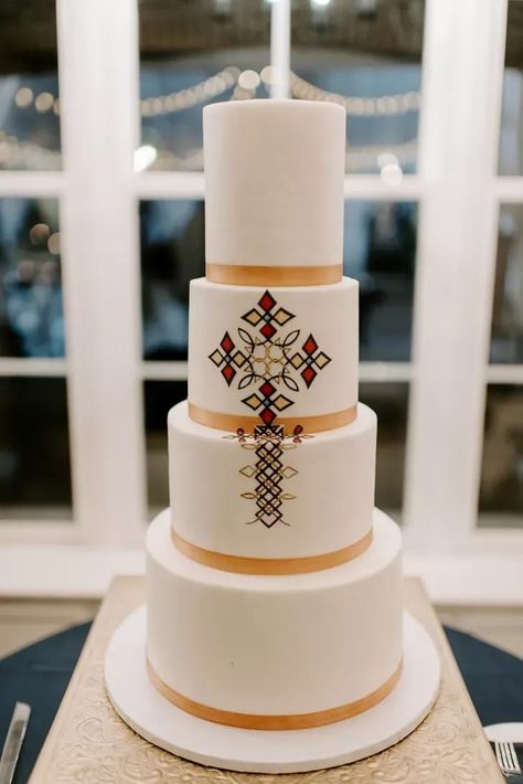 Ranch Wedding Cake, Native Wedding Cake, Aztec Party Theme, Boho Western Wedding Cake, Cow Skull Cake, Cowhide Cake, Aztec Cake, Rustic Fall Wedding Cake, Cow Wedding Cake