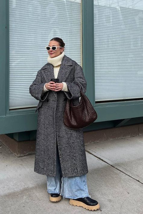 Oversized Turtleneck Sweater Outfits, Turtleneck Sweater Outfits, Herringbone Coat Outfit, Hijabi Winter Outfits, White Coat Outfit, Grey Coat Outfit, Wool Coat Outfit, Turtleneck Sweater Outfit, Leather Overalls