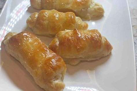 How to Make Quesito, My Favorito Puerto Rican Pastry Cream Cheese Pastries, Guava Pastry, Cheese Pastries, Puerto Rico Food, Boricua Recipes, Cheese Pastry, Rican Food, Frozen Puff Pastry, Hispanic Food