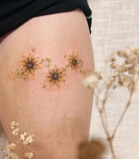 Watercolor Sunflower Tattoo, Sunflower Tattoo Ideas, Faith Tattoos, Rose Tattoo Sleeve, Rose Shoulder Tattoo, Watercolor Tattoo Flower, Small Sunflower, Black Rose Tattoos, Tattoos For Women Flowers