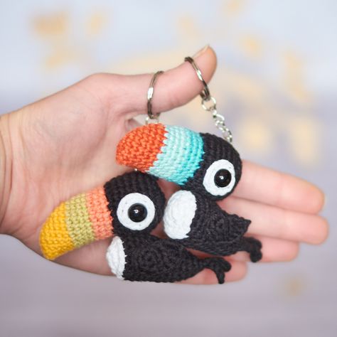 Crochet Pattern Keychain, Crochet Fish, Keychain Crochet, Crochet Keychain Pattern, Pola Amigurumi, Crochet Keychain, Diy Crochet Projects, Yarn Projects, Crochet Gifts