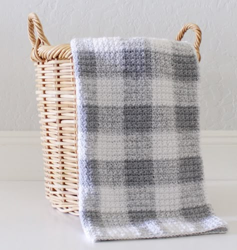 Crochet Blanket Grey, Crochet Gingham, Gingham Blanket, Crochet Woodland, Daisy Farm Crafts, Daisy Farm, Plaid Crochet, Farm Crafts, Crochet Blanket Afghan