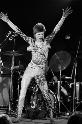 David Bowie performing "Jean Genie" for "The 1980 Floor Show" at The Marquee Club, London on November 16th 1973. Filmed for NBC's "Midnight Special" in October 1973. Angela Bowie, Duncan Jones, Terry O Neill, David Bowie Ziggy, Live Aid, Major Tom, Ziggy Stardust, Stage Costume, Glam Rock