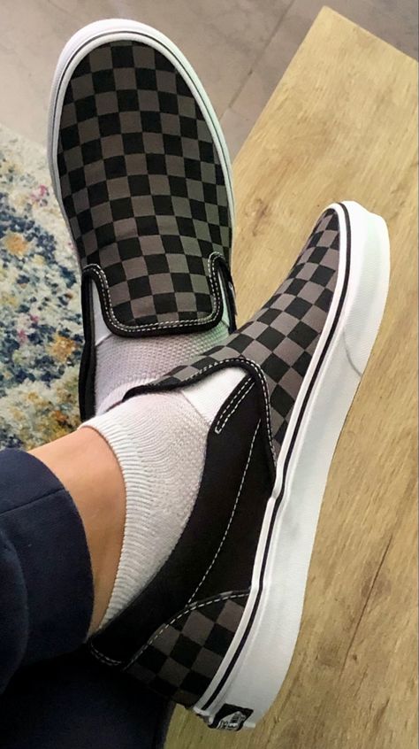 Vans Classic Slip On Outfit, Vans Slip On Outfit Men, Penny Loafers Men Outfit, Vans Slip On Outfit, Slip On Outfit, Loafers Men Outfit, Tennis Vans, Cute College Outfits, Shoes Fashion Photography