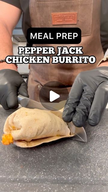 Kyle Smith on Instagram: "The Pepper Jack Chicken Burrito 🌯 

Or shall we call it the pepper Jack chicken and bacon burrito 🌯 

I have made a new favorite meal prep and it’s not even close. Wish I could ship them out to you but if you follow the recipe you can enjoy them fresh in your home.

Recipe makes 8
468 calories 50g protein per burrito 🌯 

32oz. Chicken breast 
200g reduced fat cheddar 
200g reduced fat mozzarella 
14 slices center cut bacon (hemplers)
8 mission carb balance tortillas 
Classic taco seasoning
Canned diced green chiles 

#burrito  #chickenburrito #pepperjack #easyrecipe #cozy #proteinfood #proteinpacked #easydinner #foodism #foodstagram #highprotein #calorie" Chicken Bacon Burrito, High Protein Burrito Recipe, Kyle Smith Recipes, Bacon Burrito, Pepper Jack Chicken, Jack Chicken, Carb Balance Tortillas, 50g Protein, Crockpot Apple Crisp