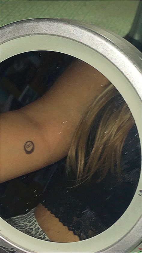 Tiny 8 Ball Tattoo, 8 Ball Tattoo Ideas, Eight Ball Tattoo Design, 8 Ball Tattoo Outline, 8 Ball Cherry Tattoo, 8 Ball Tattoo Design, Pool Ball Tattoo, 9 Ball Tattoo, Eight Ball Tattoo