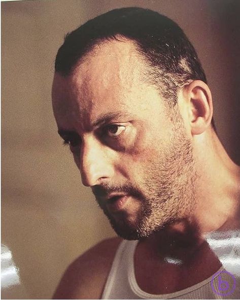 Jean Reno Leon Killer, Jean Reno Leon, Oscar Isaac Moustache, Rage Jean Page, Jean Reno Natalie Portman, Yasujiro Ozu Movies, Benicio Del Toro French Dispatch, Male Movie Stars, Music Portrait