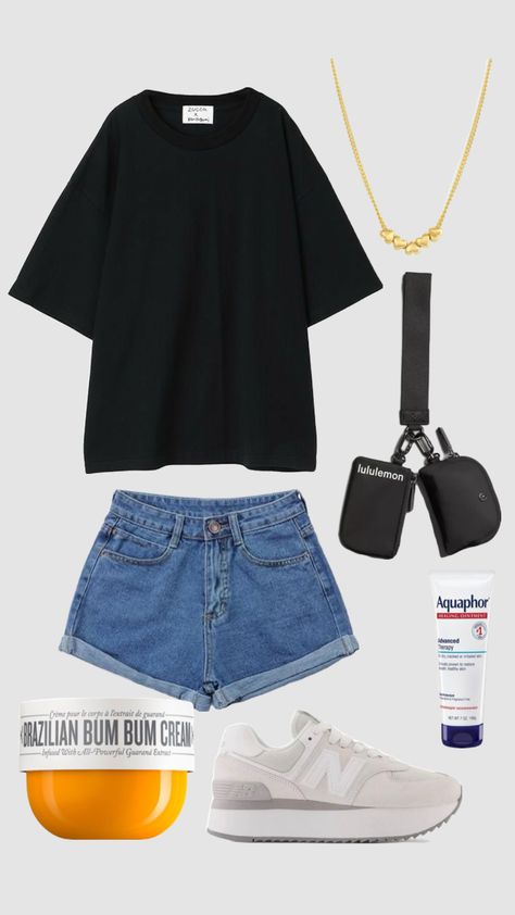 everyday outfit, black t shirt outfit, mom shorts, baggy jean shorts, gold jewelry, ootd, outfit ideas, basic outfit ideas, basic outfit, t shirt and shorts, everyday outfit ideas, comfy outfit ideas Black Baggy Shirt Outfit, Baggy Shirt And Shorts, Black T Shirt Outfit, Baggy Shirt Outfit, Outfit Ideas Basic, Basic Outfit Ideas, Outfit Ideas Comfy, Comfy Outfit Ideas, Ootd Outfit Ideas