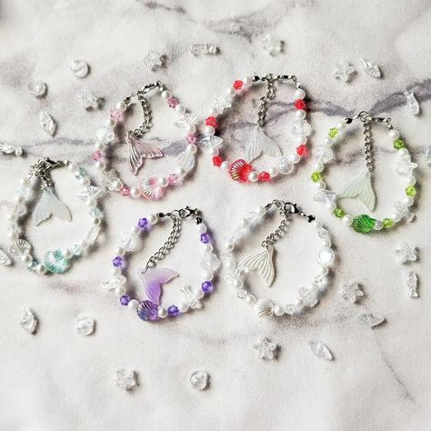 Bring the ocean to your hands • 🌊˖°𓇼⋆🐋🐚 𓈒𓏸 Lucu enggak sihhh gelang tema laut??!!! Jadi pengen bikin banyak-banyak Start: 10k Order? Dm/wa Manik Manik, The Ocean, Bracelet, Quick Saves