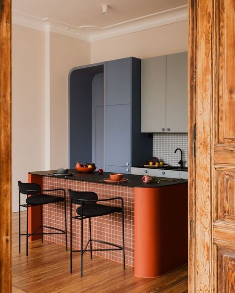 Home • Instagram Bauhaus Kitchen, Terracotta And Blue, Bauhaus Interior, Decor Salon, Kitchen Design Inspiration, Orange Interior, Elle Decoration, Blue Kitchens, Interior Photography