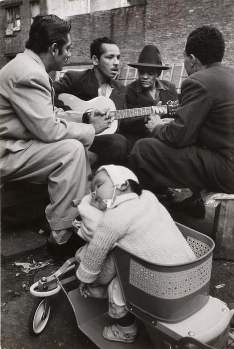 Spanish Harlem, Breathtaking Photography, Gordon Parks, Bnw Photography, Black Aesthetic, Black And White Photography, Old And New, Old Photos, Frames On Wall