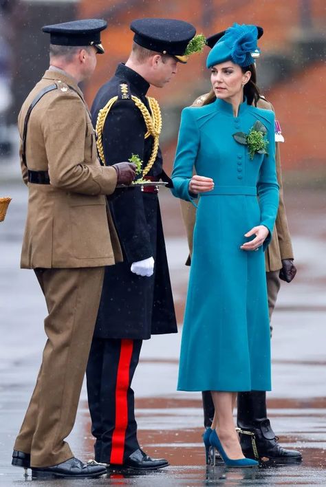 Body Language Expert Claims Kate Middleton Gave Prince William a "Cold Hard Stare" as a "Power Play" Kate Middleton Skin, Kate Middleton Bum, Kate Middleton Latest News, Kate Middleton Pregnant, Kate Middleton Style Outfits, Carole Middleton, Kate Middleton Pictures, Prince And Princess Of Wales, Night Blessings