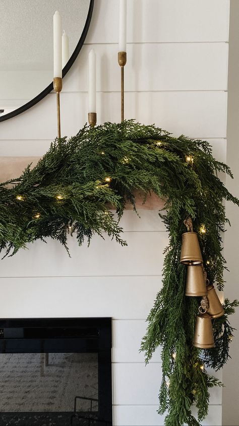 DIY Holiday Mantle Garland - Melissa Braedley Mantle Garland, Holiday Mantle, Neutral Christmas Decor, Cozy Christmas Decor, Christmas Mantle Decor, Christmas Decor Inspiration, Christmas Mantel Decorations, Christmas Interiors, Holiday Garlands