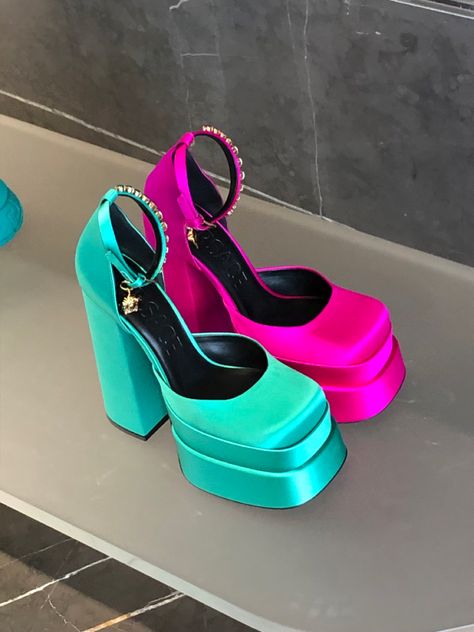 Barbiecore Shoes, Barbie Trend, Barbiecore Aesthetic, Girl Barbie, Barbie Outfits, Strappy High Heels Sandals, Shoes Heels Classy, Cute Shoes Heels, Funky Shoes