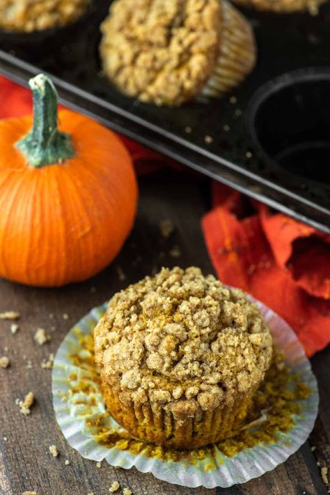 Elevate your pumpkin muffins with a buttery, crunchy streusel topping with these incredibly delicious pumpkin streusel muffins. #pumpkinstreuselmuffins #pumpkinmuffins #muffins | chiselandfork.com Pumpkin Oatmeal Muffins, Triple Chocolate Muffins, Banana Carrot Muffins, Pistachio Muffins, Mini Chocolate Chip Muffins, Pumpkin Streusel, Pumpkin Streusel Muffins, Streusel Muffins, Pumpkin Cranberry