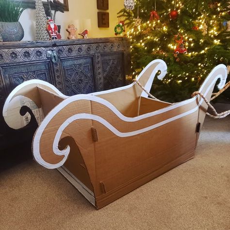 🌿 Nicky🌻| eco crafts for my littlies and me! | 🎁 Cardboard sleigh 🎁 I made a sleigh for Alice last year and she loved it, so of course when I asked what she would like this year, she s… | Instagram Cardboard Sleigh, Polar Express Christmas Party, Christmas Parade Floats, Christmas Coffee Table Decor, Eco Crafts, Christmas Bulletin, Diy Santa, Christmas Program, Christmas Concert