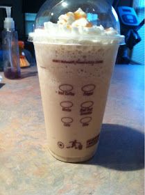 Carmel Frappe Recipe Homemade, Frappe Recipe Mcdonalds, Homemade Mcdonalds, Frappachino Recipe, Mcdonalds Caramel Frappe, Homemade Frappe, Carmel Frappe, Caramel Frappe Recipe, Hazelnut Creamer