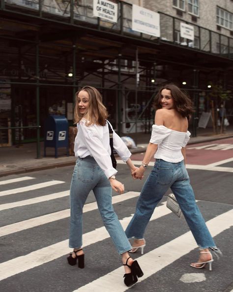 Street Syle, Florida Fashion, Mom Jeans Outfit, Fashion Couple, High Waisted Shorts Denim, Summer Essentials, Matching Outfits, Jean Outfits, White Tops