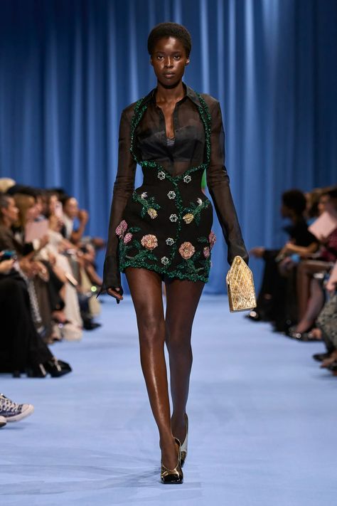 Green Runway Fashion, Summer Fashion Week, Fashion Week 2023, Balmain Collection, Catwalk Collection, 2024 Spring Summer, Archive Fashion, Pierre Balmain, Spring Summer 2024