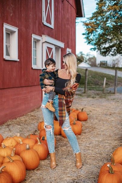 Bodysuit Boots Outfit, Pumpkin Patch Photoshoot Mom And Son, Family Apple Picking Outfits, Pumpkin Patch Outfit Mom And Son, Mommy And Me Pumpkin Patch Outfits, Apple Picking Outfits Fall, Womens Pumpkin Patch Outfit, Pumpkin Patch Mom Outfit, Mom And Baby Pumpkin Patch Pictures