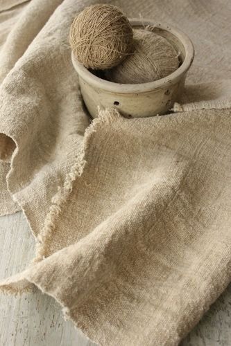 Tela de lino, fibra natural de color terroso Antique Fabrics, Shades Of Beige, Linens And Lace, Antique Linens, Linen Textile, French Linen, Vintage Textiles, A Bowl, 인테리어 디자인