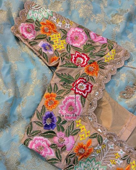 Seemantham Backdrop, Floral Embroidery Blouse, Floral Blouse Designs, Maggam Blouse, Silk Saree Blouse Designs Patterns, Bridal Blouses, Embroidery Blouses, Cutwork Blouse, Half Sarees