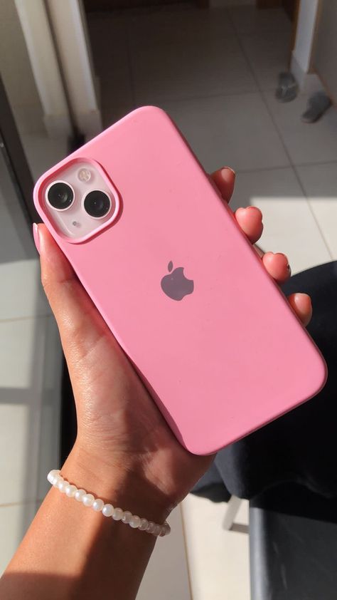 Iphone 13 Rose, Apple School, All Apple Products, Phone Items, Pink Lifestyle, Newest Cell Phones, Girly Phone Cases, Iphone Obsession, Phone Ideas