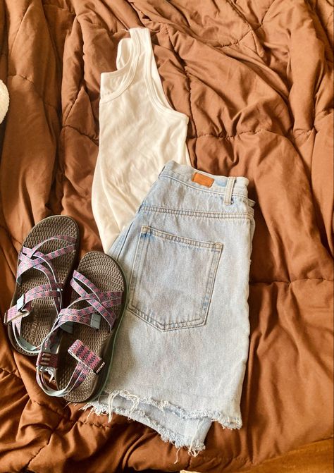 White tank top,lightwashed mom jean shorts,chaco sandals Mom Jeans And Teva Sandals, Chaco Sandals Outfit, Chacos Sandals Outfit, Chaco Outfit, Chaco Outfits, Chacos Outfit, Lazy Clothes, Travelling Outfit, Summer Wishlist