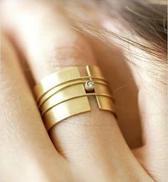 Modern Jewelry, Bling Bling, Ring Verlobung, Ring Designs, Jewelry Inspiration, Jewelry Art, Gold Chains, My Jewellery, Beautiful Jewelry