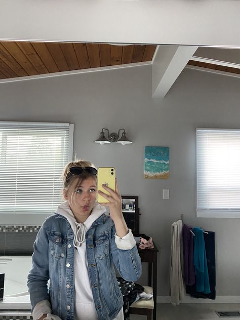 Jean Jacket Over Hoodie, Jacket Over Hoodie, Hoodie Denim Jacket, Cute Messy Buns, Jean Jacket Hoodie, Denim Jacket With Hoodie, Trendy Hoodies, Photography Aesthetic, Jack White