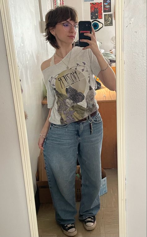 off sholder band shirt with baggy jeans, a brown belt, and converse!! Shirt With Baggy Jeans, T Shirt Outfit, Band Shirt, Hozier, Brown Belt, Tshirt Outfits, Band Shirts, Baggy Jeans, Shirt Outfit