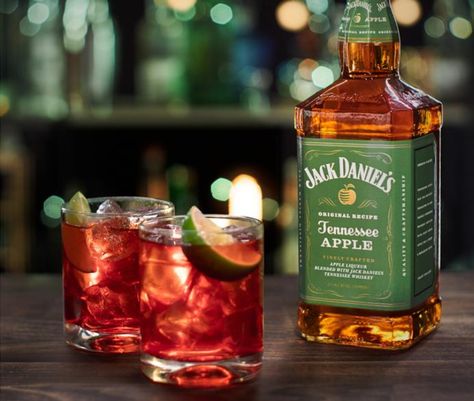 Jack Daniels Holiday Drinks, Jack Apple Cocktails, Apple Jack Daniels Cocktail Recipes, Jack Daniels Cocktails, Jack Daniels Drinks, Crafty Cocktails, Jack Fire, Apple Whiskey, Cranberry Drinks