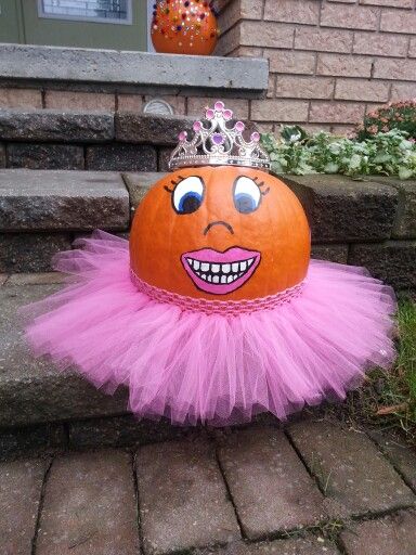 painted Ballerina pumpkin Dance Pumpkin Ideas, Ballerina Pumpkin Decorating, Pink Jackolantern, Ballerina Pumpkin, Painted Ballerina, Scary Pumpkin Carving Patterns, Pumpkin Board, Pumpkin Carving Tips, Decorated Pumpkins