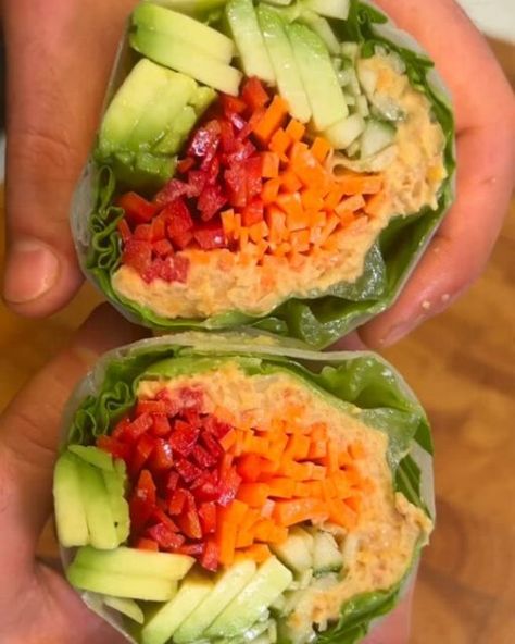 @veganchallenge4u on Instagram: ""GET The Complete Plant Based Cookbook - Over 200+ Delicious Vegan Recipes Including 30-day Meal Plans" =>> LINK IN BIO 🔗 @veganchallenge4u  1️⃣ or 2️⃣? Which #recipe would you try?👇  🌱 By @Dr.vegan  1️⃣ Giant Veggie and Chickpea Rice Paper Rolls  Ingredients 4 rice paper sheets 2 large romaine salad leaves 1 cucumber 1 carrot 1 bell pepper ½ avocado For the Chickpea Filling: 1 cup chickpeas 1 tbsp mayonnaise 1 tsp rice vinegar 1 tbsp soy sauce For the Sauce: Mayonnaise Sriracha  Instructions Cut the Veggies: Slice the cucumber, carrot, bell pepper, and avocado into thin pieces and set them aside. Prepare the Chickpea Filling: In a bowl, mash the chickpeas until they are mostly smooth. Add the mayonnaise, soy sauce, and rice vinegar, and mix well to comb Chickpea Rice, Rice Paper Recipes, Veggie Rolls, Plats Healthy, Recipe Paper, Romaine Salad, Rice Paper Rolls, Vegan Rice, Plant Based Cookbook