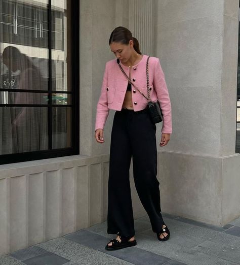 by eva ☁️ fashion trends on Instagram: "pink love story" Pink Tweed Blazer Outfit, Pink Tweed Jacket Outfit, Pink Tweed Outfit, Tweed Blazer Outfit, Pink Jacket Outfit, Outer Outfit, Tweed Jacket Outfit, Tweed Outer, Pink Tweed Jacket