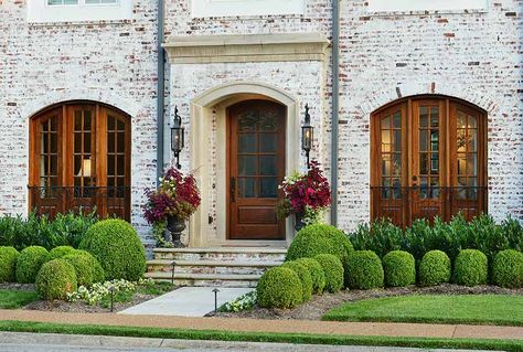 Castle Homes portfolio of custom homes in Nashville, Brentwood and Franklin TN. Creative Landscape, Front Lawn, Castle House, Design Exterior, Front Yard Landscaping Design, Exterior Brick, Spanish Style, Outdoor Ideas, Brick House