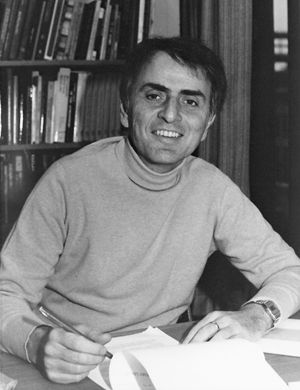 Dr. Carl Sagan Astro Physics, Mountain Man Clothing, Carl Sagan Cosmos, Pleasing People, Famous Scientist, Richard Feynman, Grey Alien, Physicists, Carl Sagan