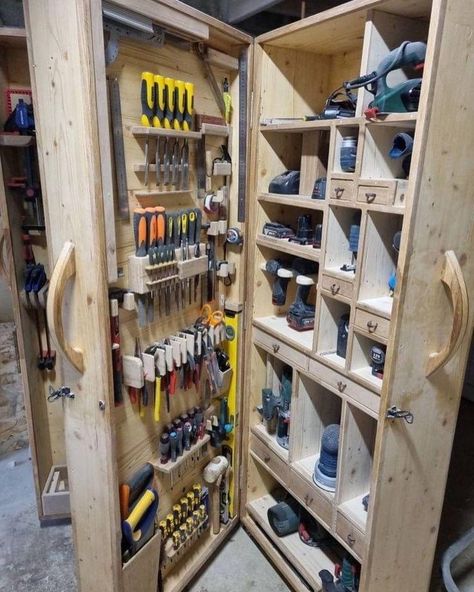 Wooden Tool Cabinet, Garage Setup, Streaming Room, Garage Workshop Layout, Garage Workbench, Garage Organisation, Power Tool Organizer, Woodworking Garage, Workshop Layout